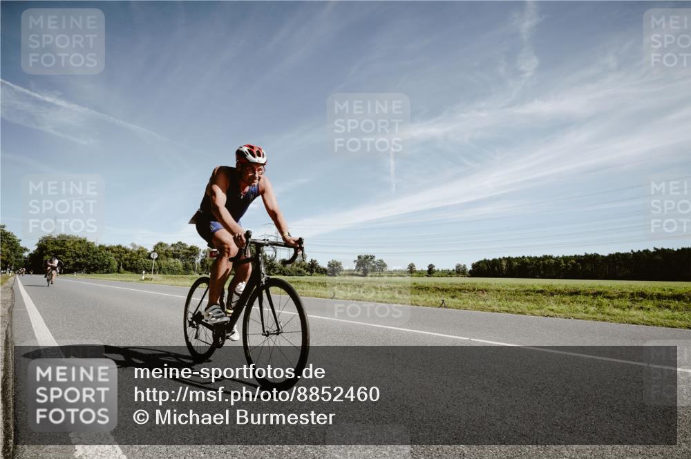 07.09.2025 - 19. Norderstedt Triathlon Michael Burmester http://msf.ph/oto/8852460 07.09.2025 11:35:10 Radfahren 801, 821 meine-sportfotos.de