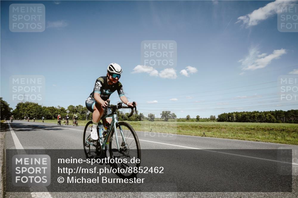 07.09.2025 - 19. Norderstedt Triathlon Michael Burmester http://msf.ph/oto/8852462 07.09.2025 14:35:30 Radfahren 1485 meine-sportfotos.de