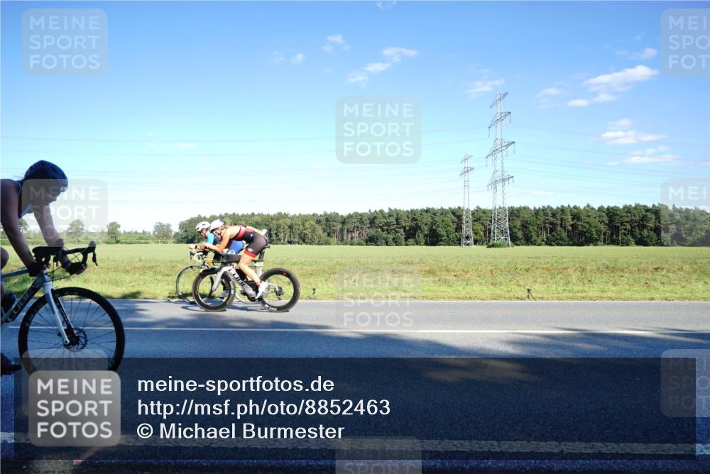 07.09.2025 - 19. Norderstedt Triathlon Michael Burmester http://msf.ph/oto/8852463 07.09.2025 15:52:44 Radfahren 376, 515, 520, 535, 1056, 1096 meine-sportfotos.de
