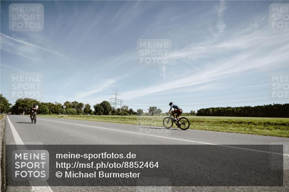 07.09.2025 - 19. Norderstedt Triathlon Michael Burmester http://msf.ph/oto/8852464 07.09.2025 11:35:11 Radfahren 801, 821 meine-sportfotos.de