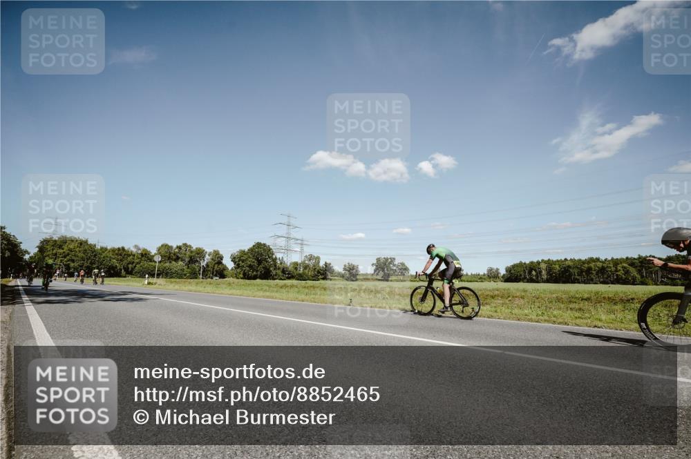 07.09.2025 - 19. Norderstedt Triathlon Michael Burmester http://msf.ph/oto/8852465 07.09.2025 14:35:32 Radfahren 1480, 1485 meine-sportfotos.de