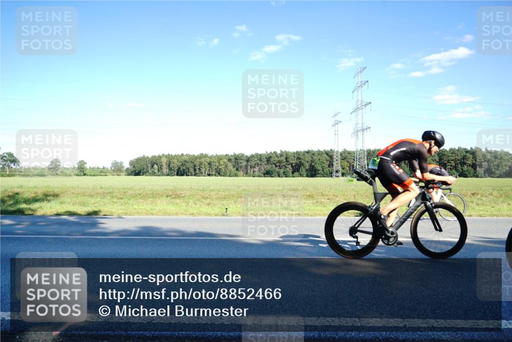 07.09.2025 - 19. Norderstedt Triathlon Michael Burmester http://msf.ph/oto/8852466 07.09.2025 15:52:45 Radfahren 376, 515, 520, 535, 1056, 1096 meine-sportfotos.de
