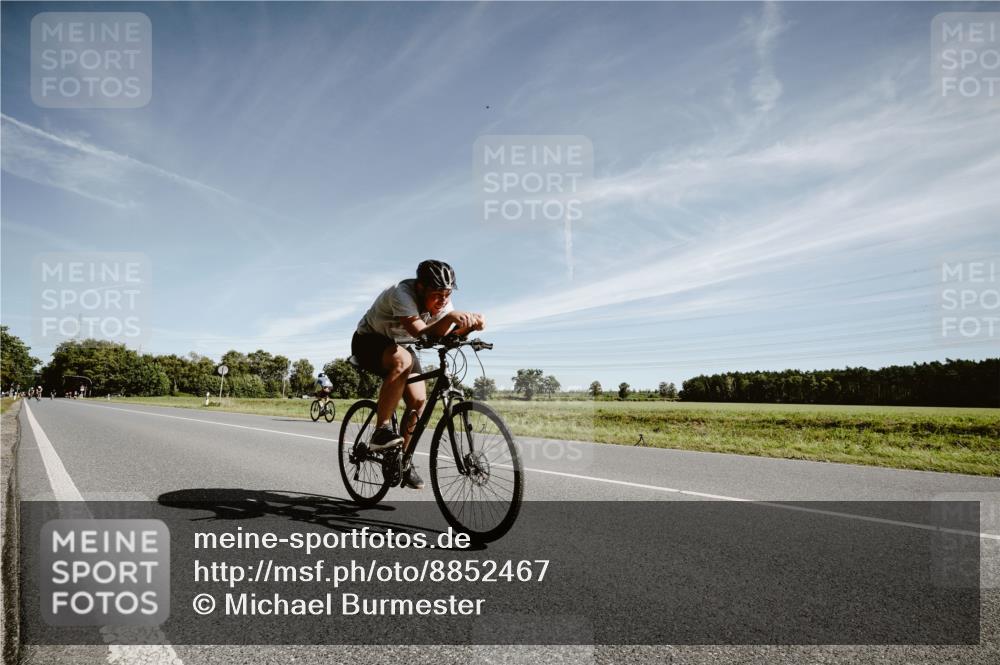 07.09.2025 - 19. Norderstedt Triathlon Michael Burmester http://msf.ph/oto/8852467 07.09.2025 11:35:12 Radfahren 801, 821 meine-sportfotos.de