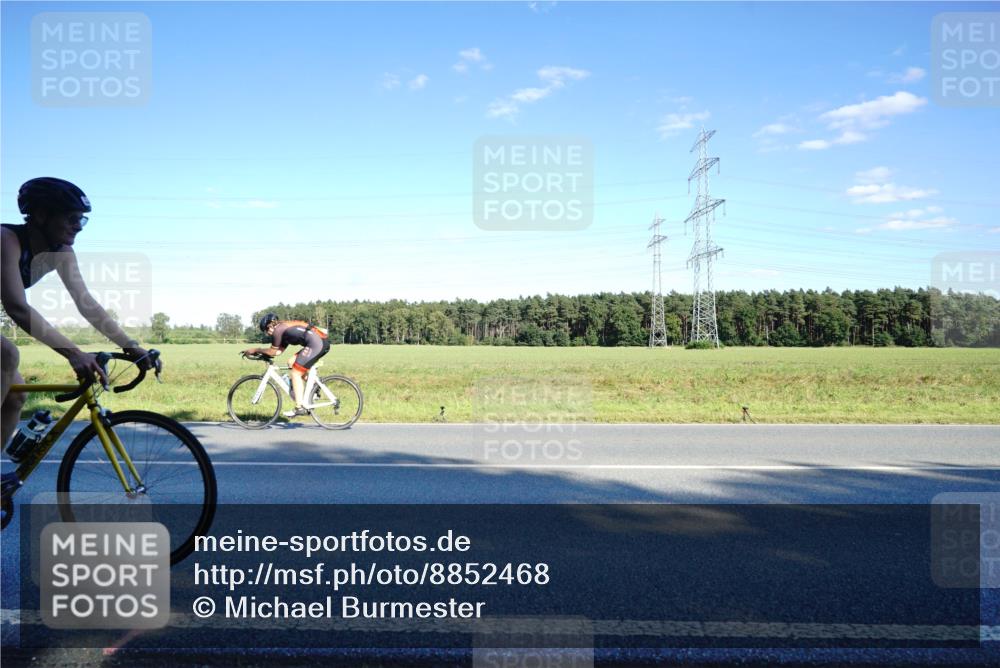 07.09.2025 - 19. Norderstedt Triathlon Michael Burmester http://msf.ph/oto/8852468 07.09.2025 15:52:45 Radfahren 376, 515, 520, 535, 1056, 1096 meine-sportfotos.de