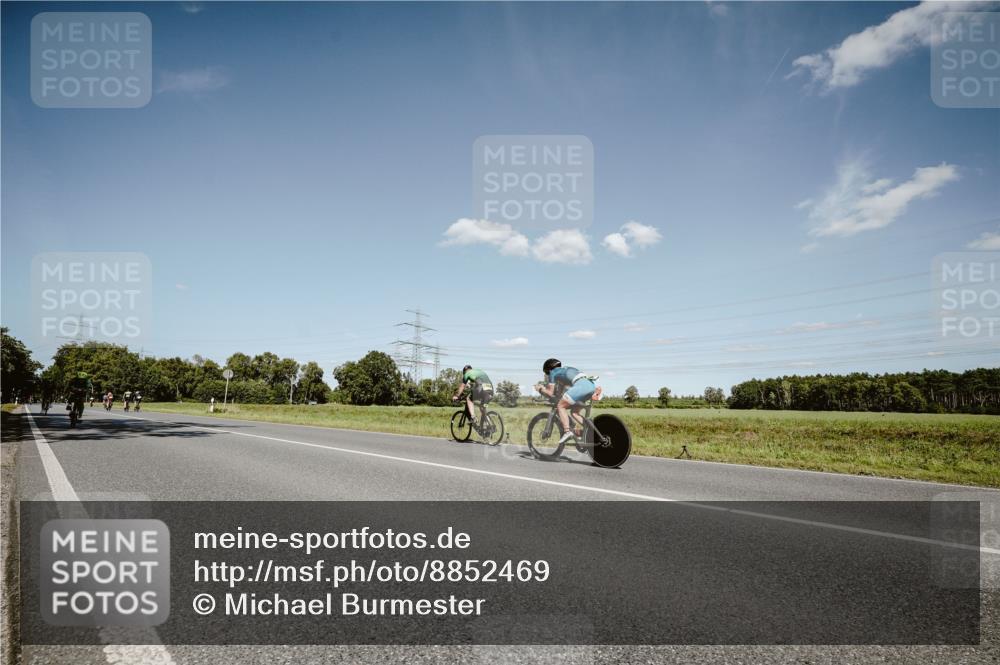 07.09.2025 - 19. Norderstedt Triathlon Michael Burmester http://msf.ph/oto/8852469 07.09.2025 14:35:32 Radfahren 1480, 1485 meine-sportfotos.de