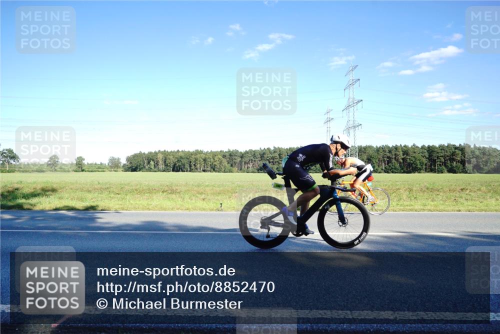 07.09.2025 - 19. Norderstedt Triathlon Michael Burmester http://msf.ph/oto/8852470 07.09.2025 15:52:46 Radfahren 376, 515, 520, 535, 956, 1056, 1096 meine-sportfotos.de