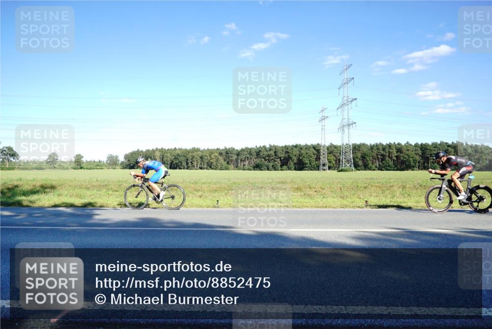 07.09.2025 - 19. Norderstedt Triathlon Michael Burmester http://msf.ph/oto/8852475 07.09.2025 15:52:47 Radfahren 376, 515, 520, 535, 956, 1056, 1096 meine-sportfotos.de