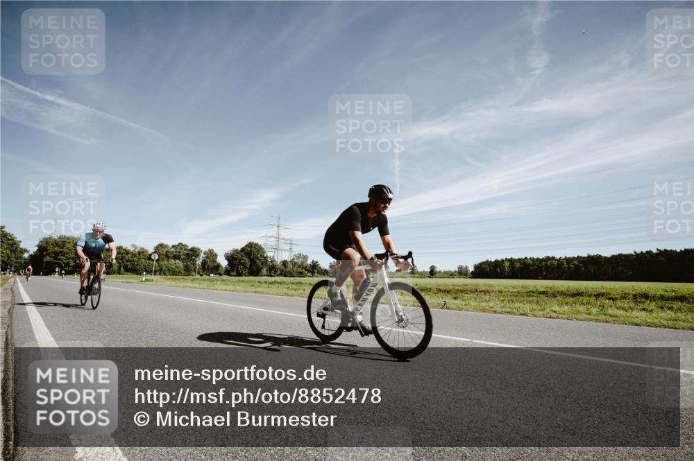 07.09.2025 - 19. Norderstedt Triathlon Michael Burmester http://msf.ph/oto/8852478 07.09.2025 11:35:21 Radfahren 191, 734, 775 meine-sportfotos.de