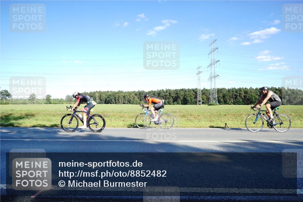 07.09.2025 - 19. Norderstedt Triathlon Michael Burmester http://msf.ph/oto/8852482 07.09.2025 15:52:50 Radfahren 515, 535, 956, 1586 meine-sportfotos.de