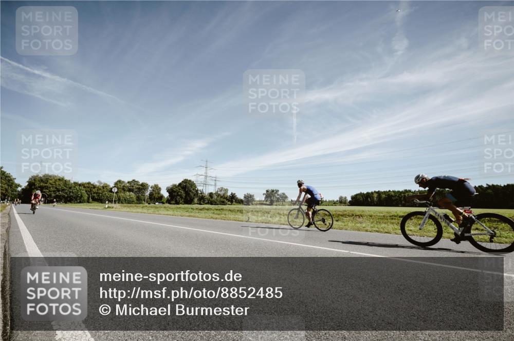 07.09.2025 - 19. Norderstedt Triathlon Michael Burmester http://msf.ph/oto/8852485 07.09.2025 11:35:24 Radfahren 191, 734, 1189 meine-sportfotos.de