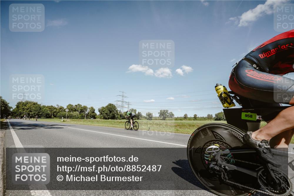 07.09.2025 - 19. Norderstedt Triathlon Michael Burmester http://msf.ph/oto/8852487 07.09.2025 14:35:42 Radfahren 958 meine-sportfotos.de