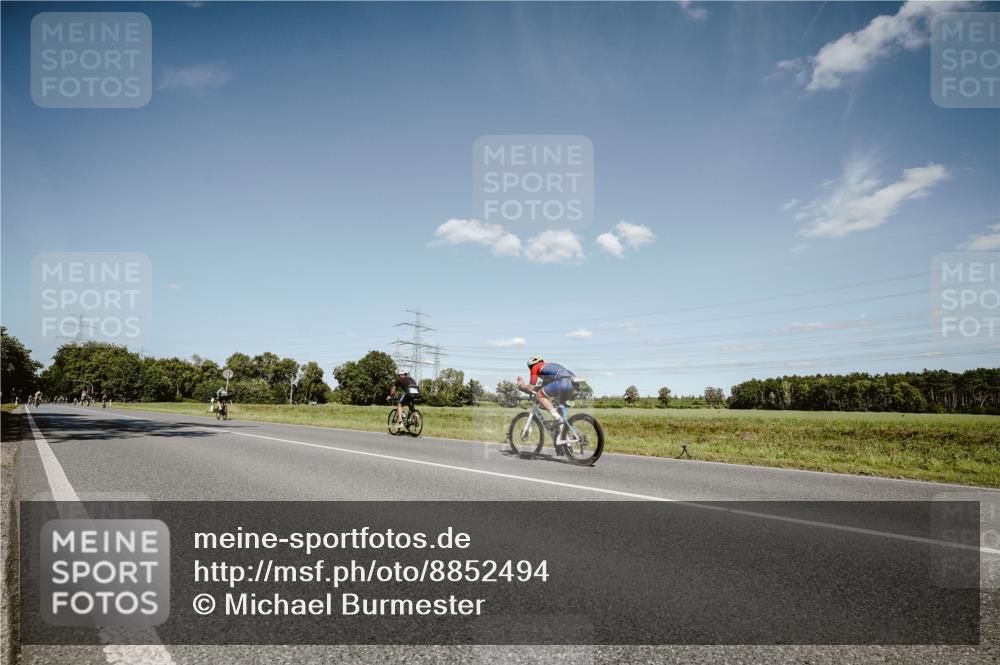 07.09.2025 - 19. Norderstedt Triathlon Michael Burmester http://msf.ph/oto/8852494 07.09.2025 14:35:44 Radfahren 958 meine-sportfotos.de