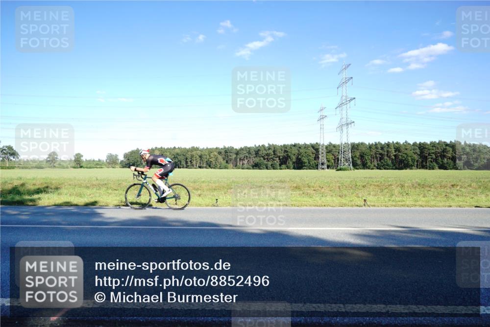 07.09.2025 - 19. Norderstedt Triathlon Michael Burmester http://msf.ph/oto/8852496 07.09.2025 15:52:56 Radfahren 1433, 1582, 1612 meine-sportfotos.de