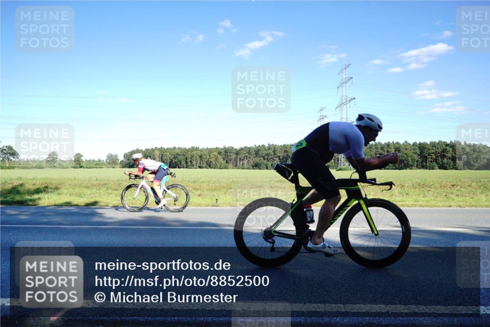 07.09.2025 - 19. Norderstedt Triathlon Michael Burmester http://msf.ph/oto/8852500 07.09.2025 15:52:57 Radfahren 1433, 1582, 1612 meine-sportfotos.de