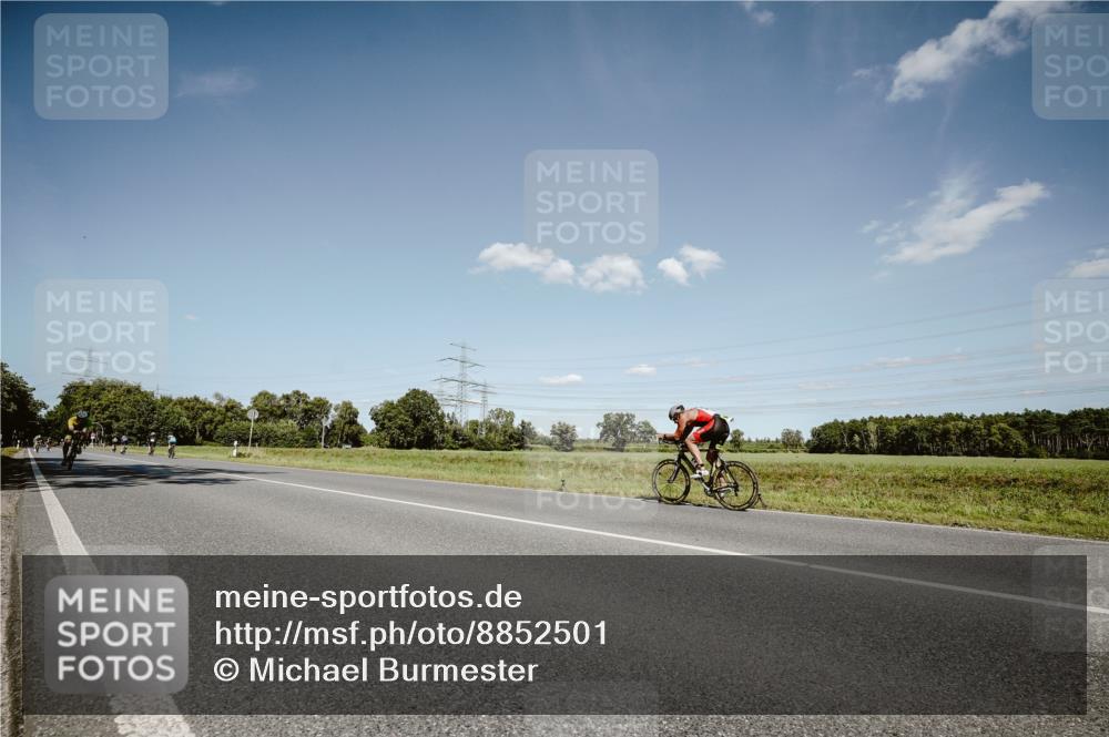 07.09.2025 - 19. Norderstedt Triathlon Michael Burmester http://msf.ph/oto/8852501 07.09.2025 14:35:49 Radfahren 1029 meine-sportfotos.de