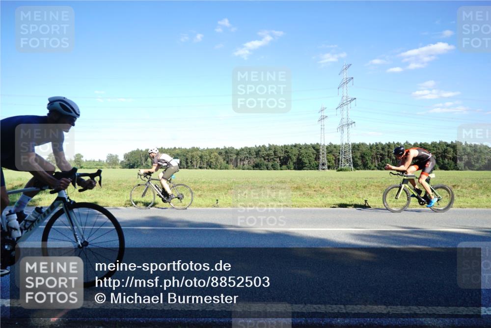 07.09.2025 - 19. Norderstedt Triathlon Michael Burmester http://msf.ph/oto/8852503 07.09.2025 15:53:01 Radfahren 396, 1409, 1452, 1582, 1614 meine-sportfotos.de