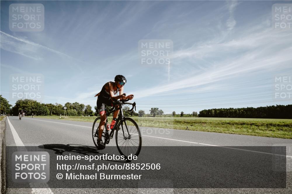 07.09.2025 - 19. Norderstedt Triathlon Michael Burmester http://msf.ph/oto/8852506 07.09.2025 11:35:37 Radfahren 201, 795, 1170 meine-sportfotos.de