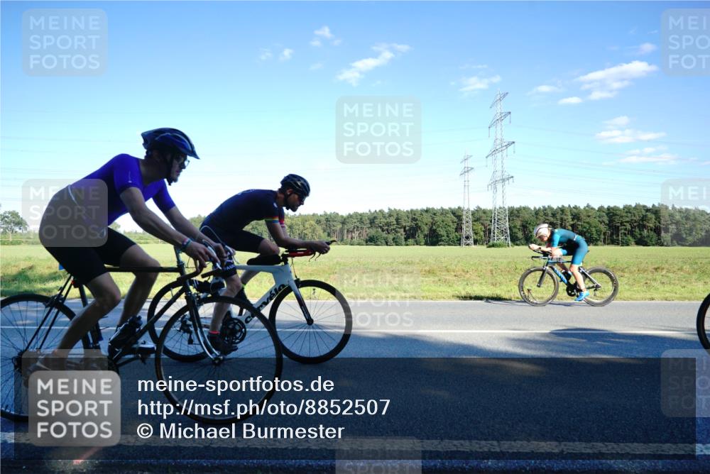 07.09.2025 - 19. Norderstedt Triathlon Michael Burmester http://msf.ph/oto/8852507 07.09.2025 15:53:03 Radfahren 396, 870, 929, 1063, 1409, 1435, 1452, 1614 meine-sportfotos.de