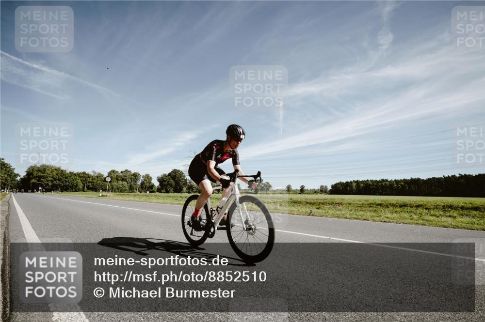 07.09.2025 - 19. Norderstedt Triathlon Michael Burmester http://msf.ph/oto/8852510 07.09.2025 11:35:40 Radfahren 201, 1170 meine-sportfotos.de
