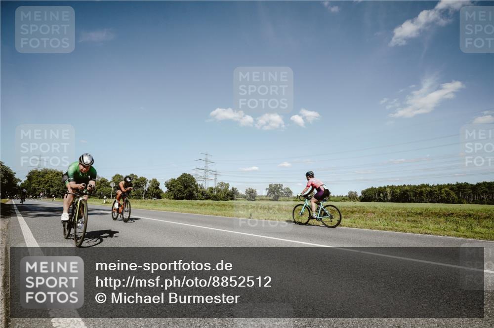07.09.2025 - 19. Norderstedt Triathlon Michael Burmester http://msf.ph/oto/8852512 07.09.2025 14:35:56 Radfahren 465, 1017, 1500 meine-sportfotos.de