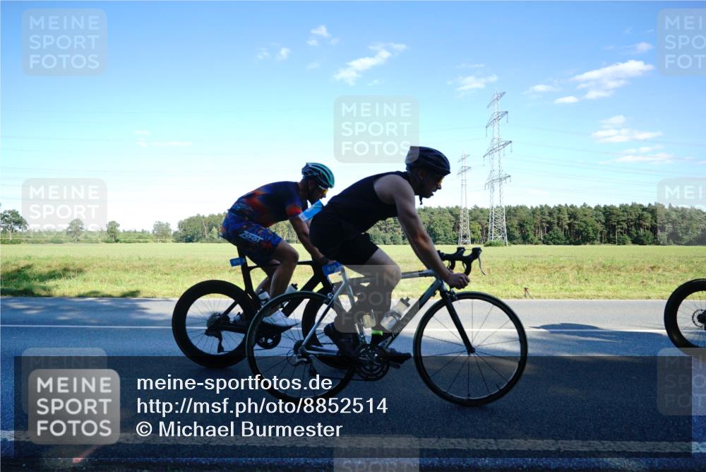 07.09.2025 - 19. Norderstedt Triathlon Michael Burmester http://msf.ph/oto/8852514 07.09.2025 15:53:05 Radfahren 396, 870, 929, 1063, 1095, 1409, 1435, 1452, 1614 meine-sportfotos.de