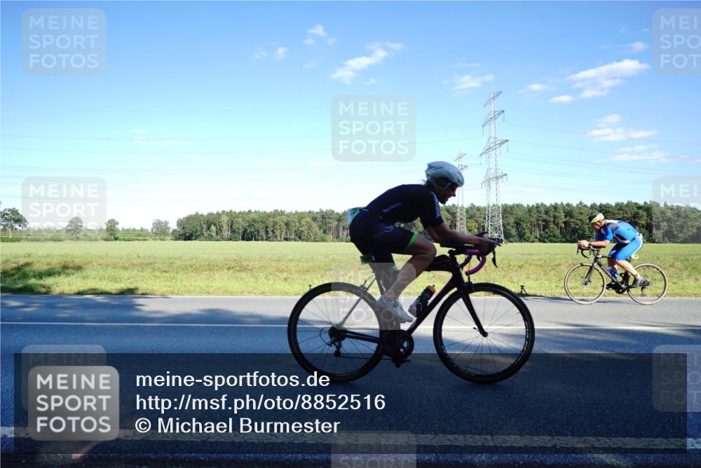 07.09.2025 - 19. Norderstedt Triathlon Michael Burmester http://msf.ph/oto/8852516 07.09.2025 15:53:06 Radfahren 870, 929, 1063, 1095, 1409, 1435, 1452, 1614 meine-sportfotos.de