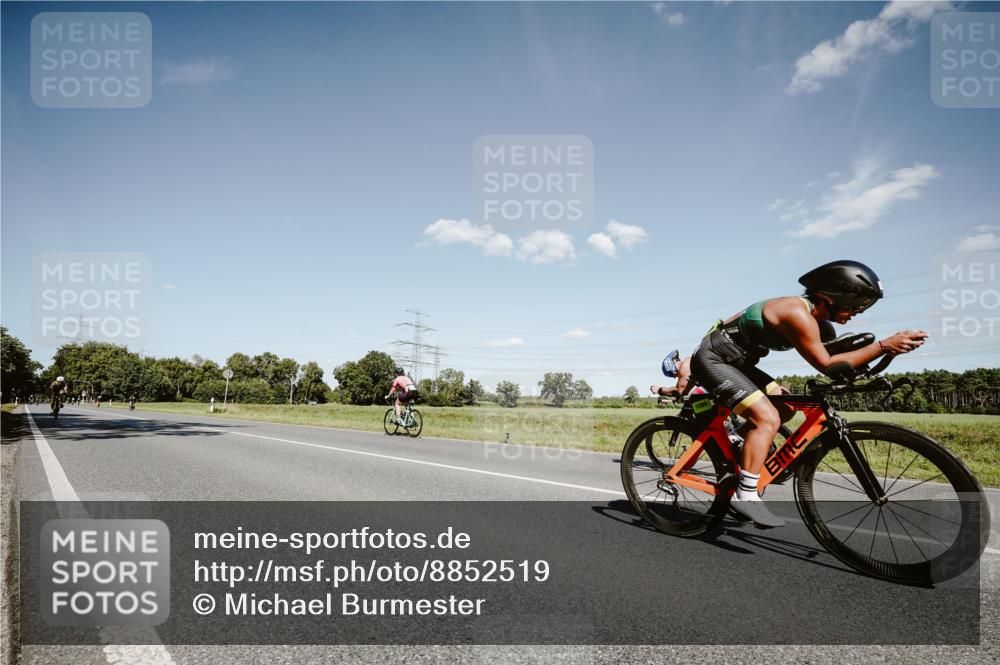 07.09.2025 - 19. Norderstedt Triathlon Michael Burmester http://msf.ph/oto/8852519 07.09.2025 14:35:56 Radfahren 465, 1017, 1500 meine-sportfotos.de