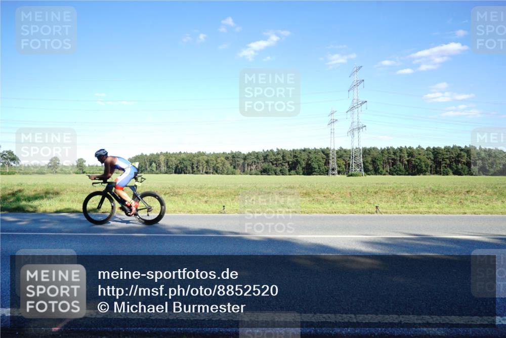 07.09.2025 - 19. Norderstedt Triathlon Michael Burmester http://msf.ph/oto/8852520 07.09.2025 15:53:08 Radfahren 870, 929, 1063, 1095, 1435, 1625 meine-sportfotos.de