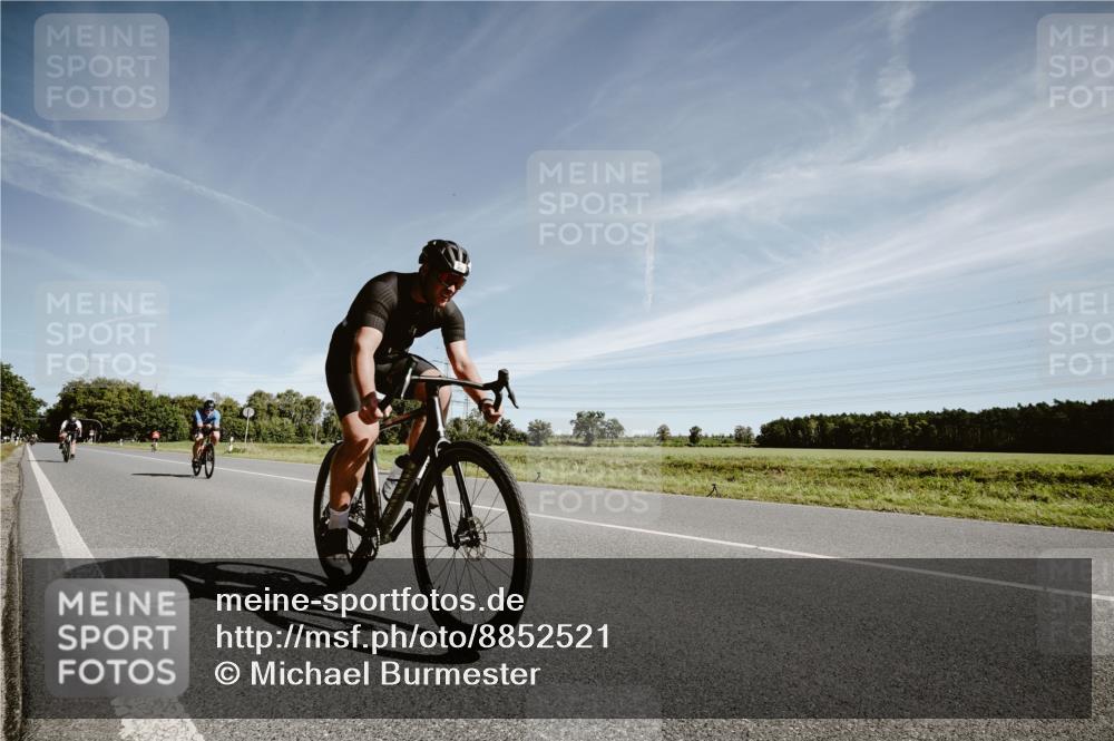 07.09.2025 - 19. Norderstedt Triathlon Michael Burmester http://msf.ph/oto/8852521 07.09.2025 11:35:48 Radfahren 252, 303, 815 meine-sportfotos.de