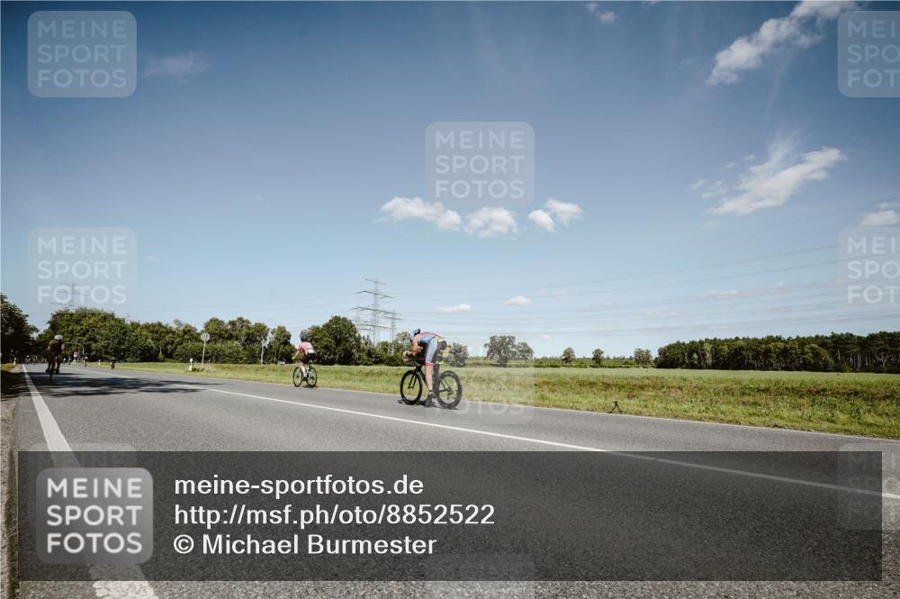 07.09.2025 - 19. Norderstedt Triathlon Michael Burmester http://msf.ph/oto/8852522 07.09.2025 14:35:57 Radfahren 465, 1017, 1500 meine-sportfotos.de