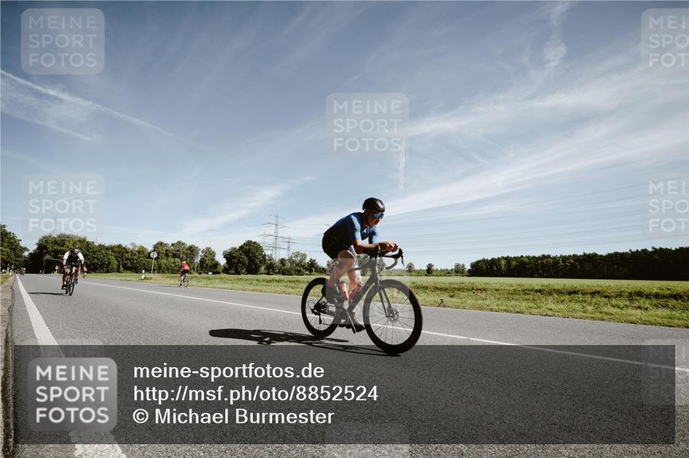 07.09.2025 - 19. Norderstedt Triathlon Michael Burmester http://msf.ph/oto/8852524 07.09.2025 11:35:50 Radfahren 252, 303, 815 meine-sportfotos.de