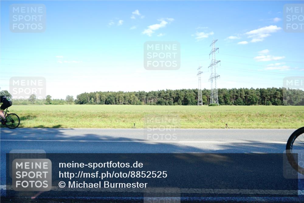 07.09.2025 - 19. Norderstedt Triathlon Michael Burmester http://msf.ph/oto/8852525 07.09.2025 15:53:11 Radfahren 524, 886, 1584, 1625 meine-sportfotos.de