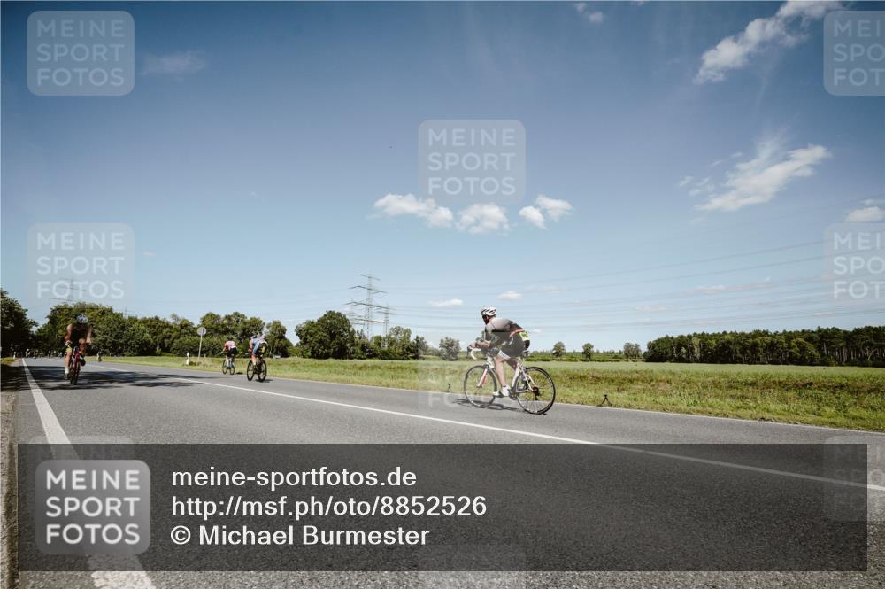 07.09.2025 - 19. Norderstedt Triathlon Michael Burmester http://msf.ph/oto/8852526 07.09.2025 14:35:58 Radfahren 465, 1017, 1500 meine-sportfotos.de