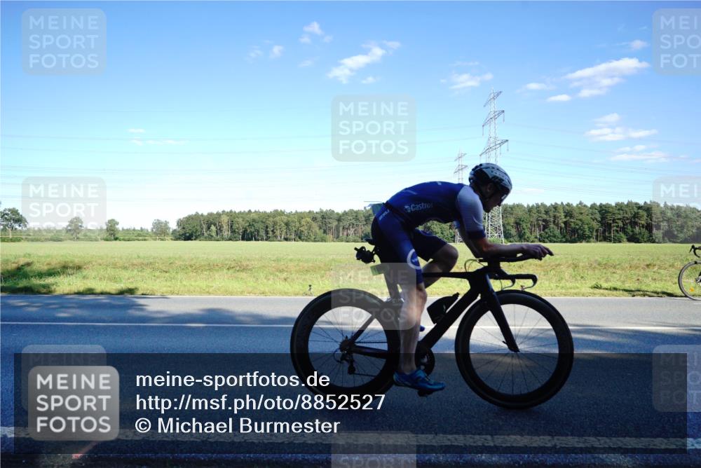 07.09.2025 - 19. Norderstedt Triathlon Michael Burmester http://msf.ph/oto/8852527 07.09.2025 15:53:12 Radfahren 496, 524, 886, 890, 1537, 1584, 1625 meine-sportfotos.de