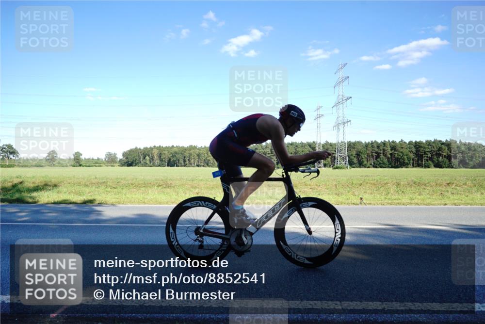 07.09.2025 - 19. Norderstedt Triathlon Michael Burmester http://msf.ph/oto/8852541 07.09.2025 15:53:26 Radfahren 362, 864, 953 meine-sportfotos.de