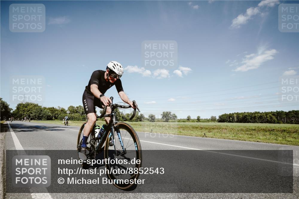 07.09.2025 - 19. Norderstedt Triathlon Michael Burmester http://msf.ph/oto/8852543 07.09.2025 14:36:08 Radfahren 1037, 1406 meine-sportfotos.de