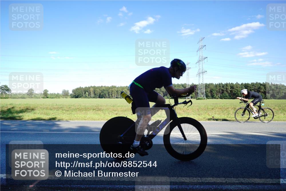 07.09.2025 - 19. Norderstedt Triathlon Michael Burmester http://msf.ph/oto/8852544 07.09.2025 15:53:27 Radfahren 362, 505, 864, 953 meine-sportfotos.de