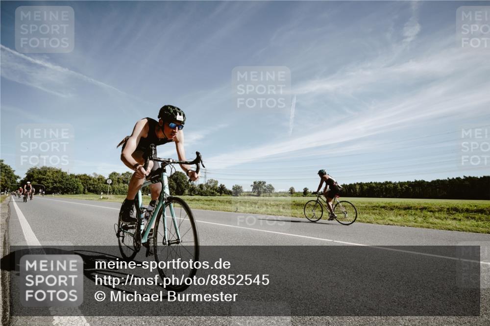 07.09.2025 - 19. Norderstedt Triathlon Michael Burmester http://msf.ph/oto/8852545 07.09.2025 11:36:21 Radfahren 845, 1200, 1267 meine-sportfotos.de