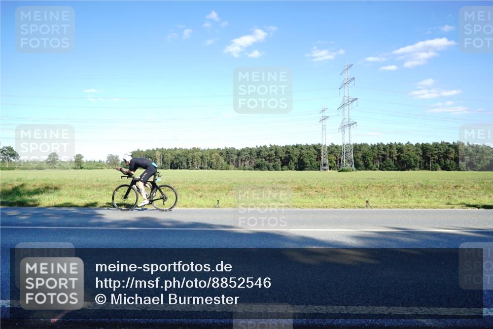 07.09.2025 - 19. Norderstedt Triathlon Michael Burmester http://msf.ph/oto/8852546 07.09.2025 15:53:28 Radfahren 362, 505, 864, 953 meine-sportfotos.de