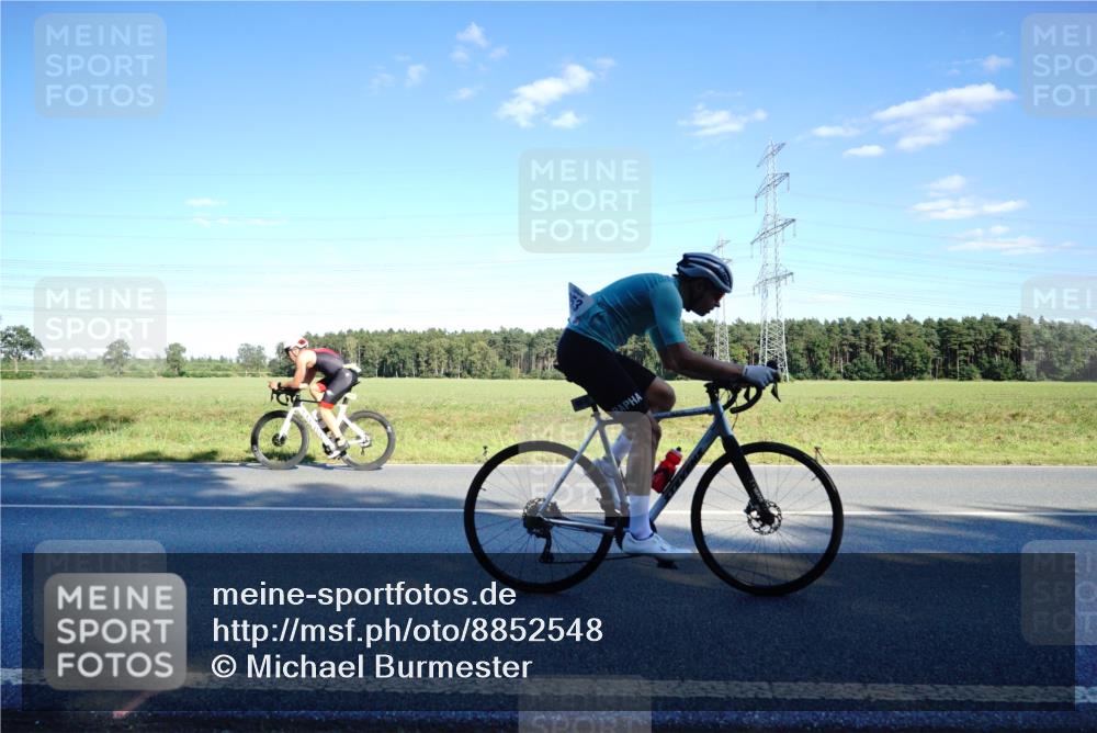 07.09.2025 - 19. Norderstedt Triathlon Michael Burmester http://msf.ph/oto/8852548 07.09.2025 15:53:29 Radfahren 362, 505, 864, 953, 1400 meine-sportfotos.de