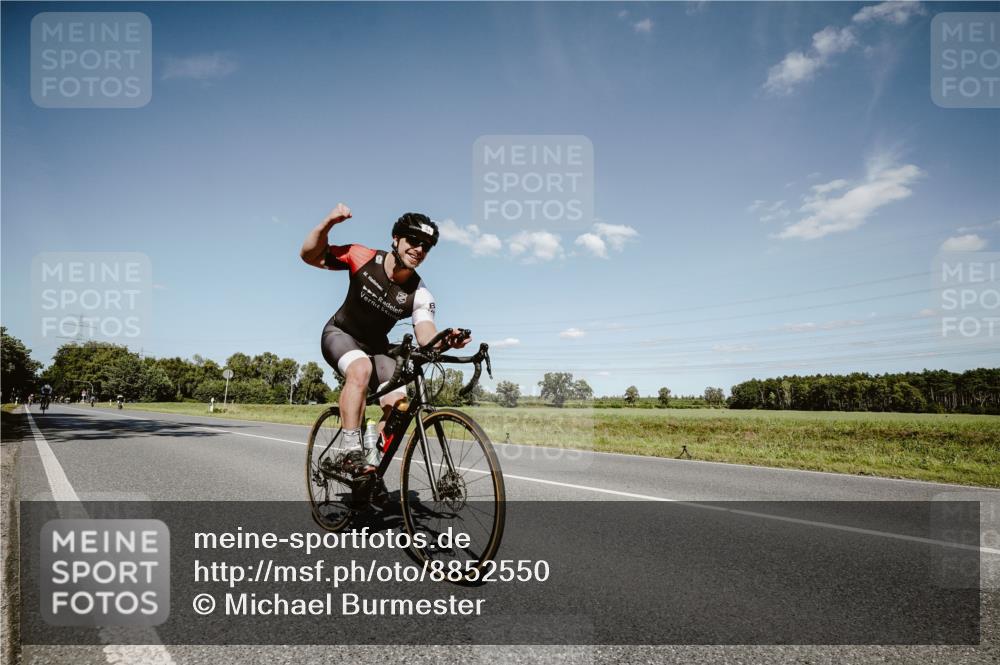 07.09.2025 - 19. Norderstedt Triathlon Michael Burmester http://msf.ph/oto/8852550 07.09.2025 14:36:14 Radfahren 361, 968 meine-sportfotos.de