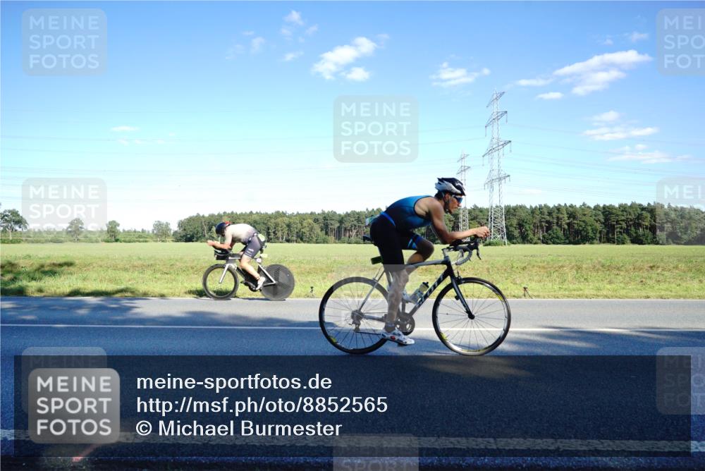 07.09.2025 - 19. Norderstedt Triathlon Michael Burmester http://msf.ph/oto/8852565 07.09.2025 15:53:42 Radfahren 519, 878, 1084, 1093, 1620 meine-sportfotos.de