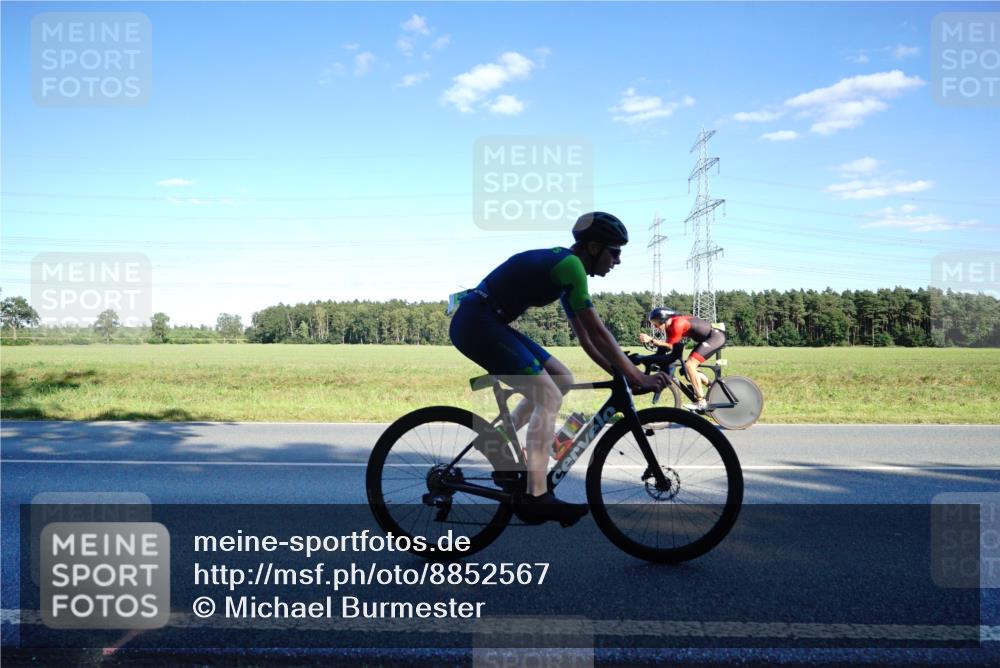 07.09.2025 - 19. Norderstedt Triathlon Michael Burmester http://msf.ph/oto/8852567 07.09.2025 15:53:43 Radfahren 519, 878, 1084, 1093, 1620 meine-sportfotos.de