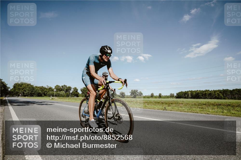 07.09.2025 - 19. Norderstedt Triathlon Michael Burmester http://msf.ph/oto/8852568 07.09.2025 14:36:27 Radfahren 410, 1478 meine-sportfotos.de