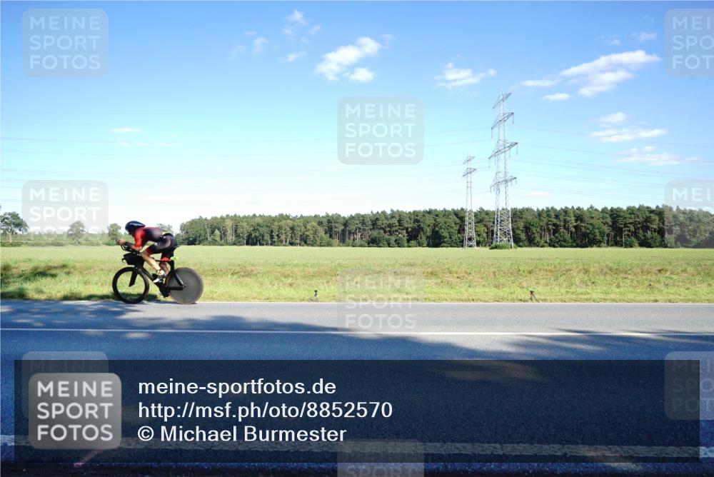 07.09.2025 - 19. Norderstedt Triathlon Michael Burmester http://msf.ph/oto/8852570 07.09.2025 15:53:44 Radfahren 878, 1084, 1093, 1620 meine-sportfotos.de