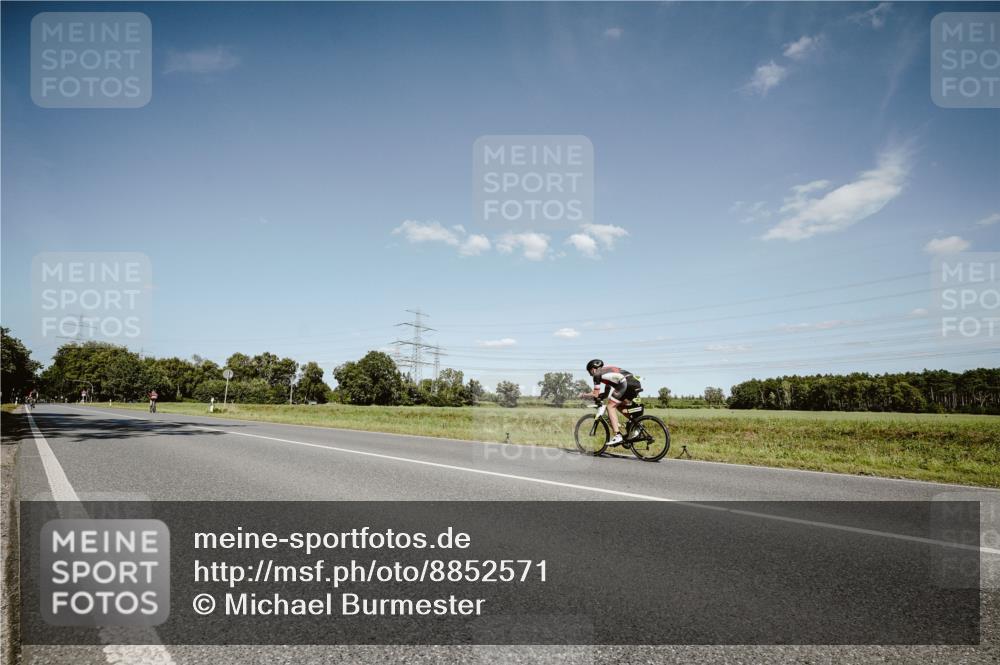 07.09.2025 - 19. Norderstedt Triathlon Michael Burmester http://msf.ph/oto/8852571 07.09.2025 14:36:31 Radfahren  meine-sportfotos.de