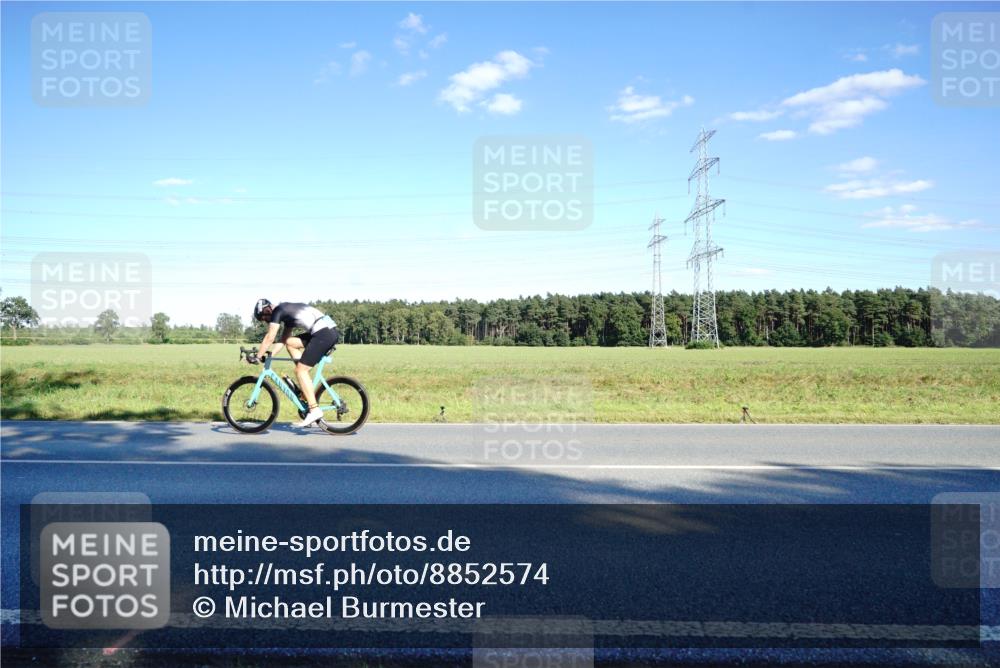 07.09.2025 - 19. Norderstedt Triathlon Michael Burmester http://msf.ph/oto/8852574 07.09.2025 15:53:47 Radfahren 507, 1072, 1084, 1427 meine-sportfotos.de