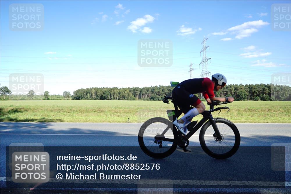 07.09.2025 - 19. Norderstedt Triathlon Michael Burmester http://msf.ph/oto/8852576 07.09.2025 15:53:47 Radfahren 507, 1072, 1084, 1427 meine-sportfotos.de