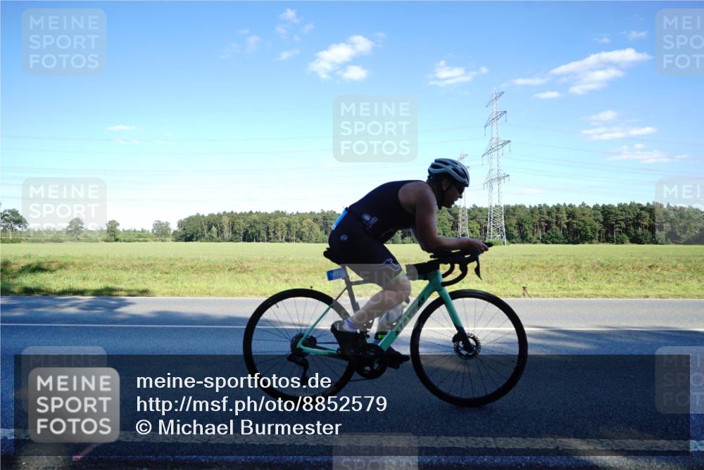 07.09.2025 - 19. Norderstedt Triathlon Michael Burmester http://msf.ph/oto/8852579 07.09.2025 15:53:48 Radfahren 507, 931, 1072, 1427, 1553, 1577 meine-sportfotos.de