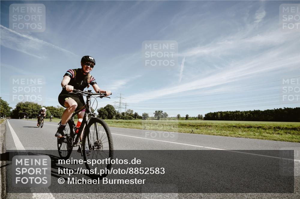 07.09.2025 - 19. Norderstedt Triathlon Michael Burmester http://msf.ph/oto/8852583 07.09.2025 11:36:43 Radfahren 299, 787 meine-sportfotos.de